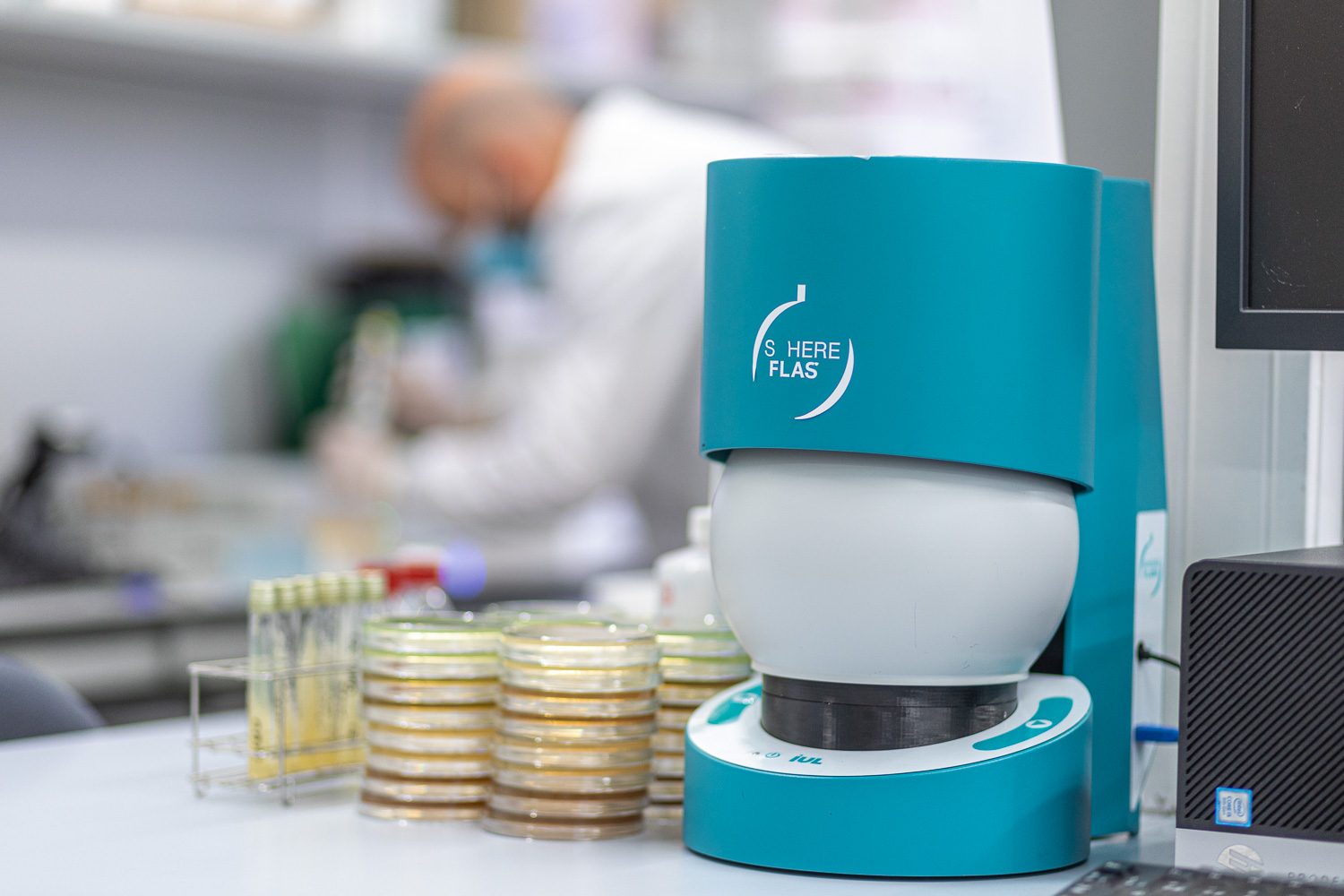 SphereFlash automatic colony counter